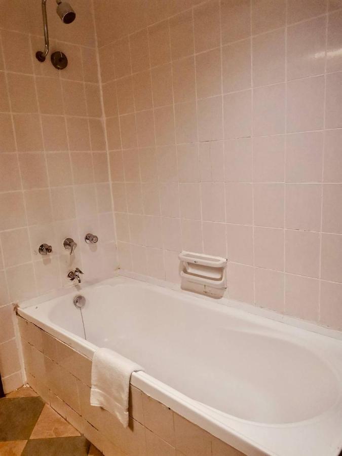Seaview Deluxe Studio Couples Room S Tanjung Bungah (Penang) Luaran gambar