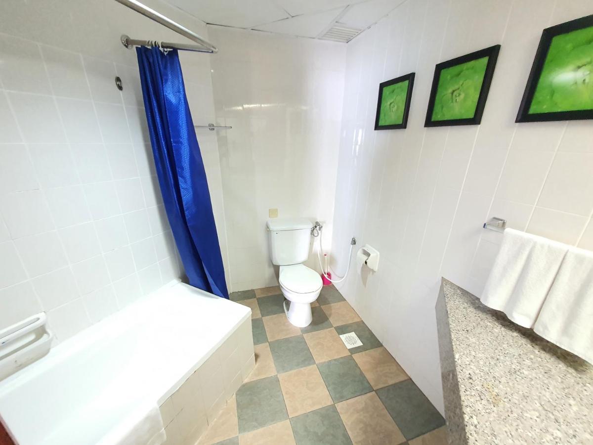 Seaview Deluxe Studio Couples Room S Tanjung Bungah (Penang) Luaran gambar