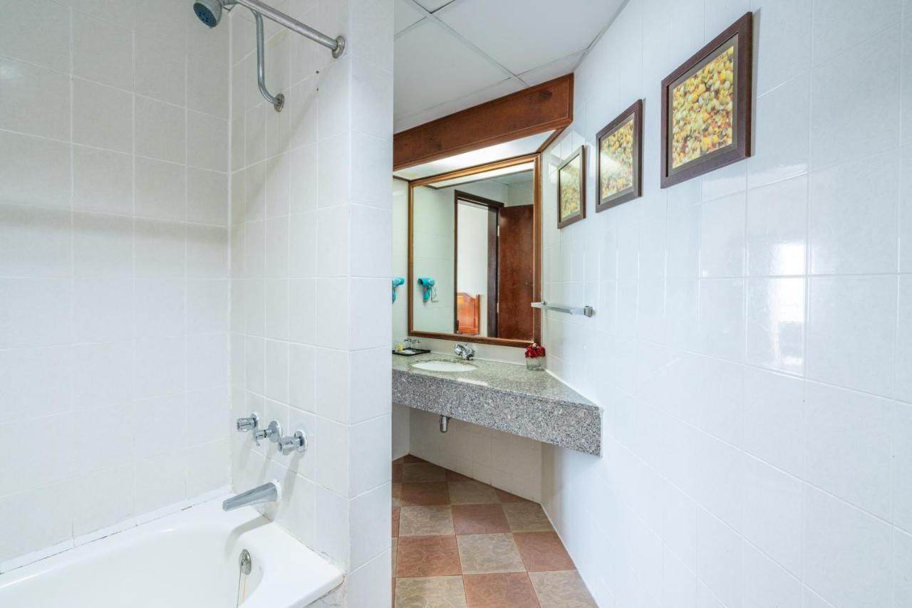 Seaview Deluxe Studio Couples Room S Tanjung Bungah (Penang) Luaran gambar