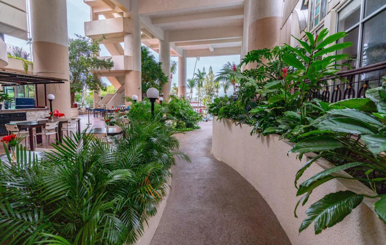 Seaview Deluxe Studio Couples Room S Tanjung Bungah (Penang) Luaran gambar