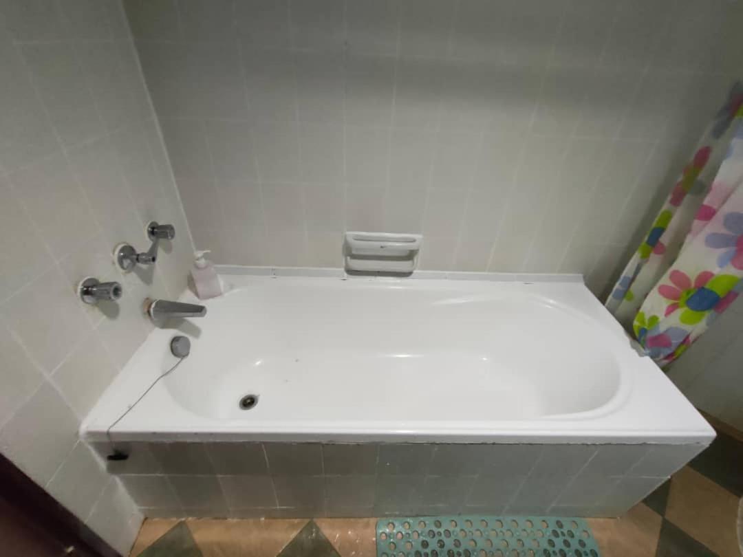 Seaview Deluxe Studio Couples Room S Tanjung Bungah (Penang) Luaran gambar